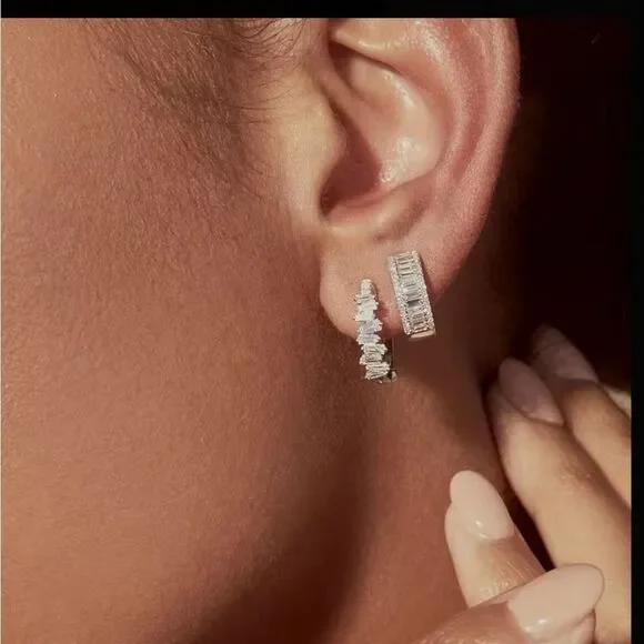 💎925 Sterling Silver Tapered Baguette zircon half C Hoop Earrings - Picture 6 of 9